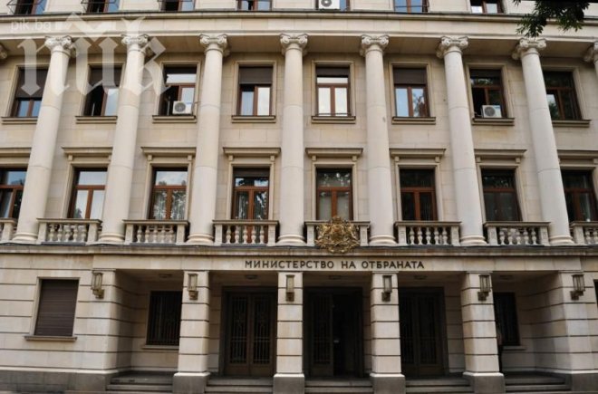Осъдиха Министерството на отбраната с обезщетение от 115 594 лева