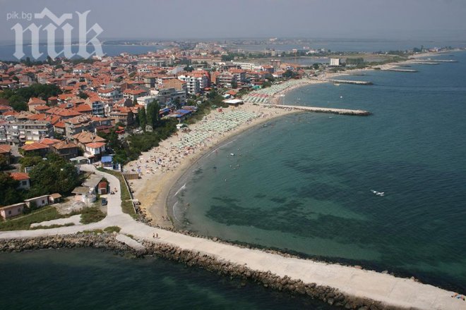 Пиян се удави на плажа в Поморие