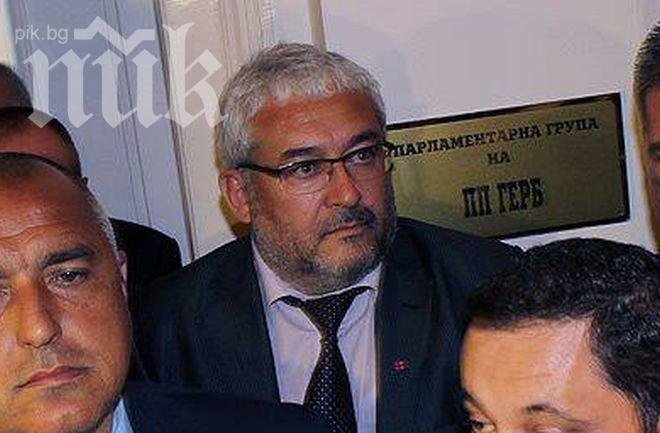 Дясната ръка на Яне: Политици лижеха царския жезъл на Сакскобургготски