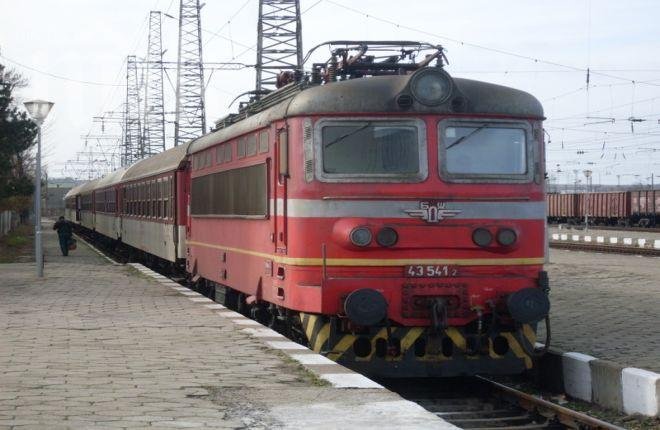 Два месеца без влакове в участъка между гарите Габрово и Царева ливада