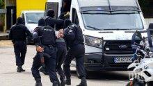 Арестуваха наркопласьори и апаши при специализирана акция в Свищов