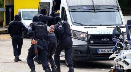 арестуваха наркопласьори апаши специализирана акция свищов