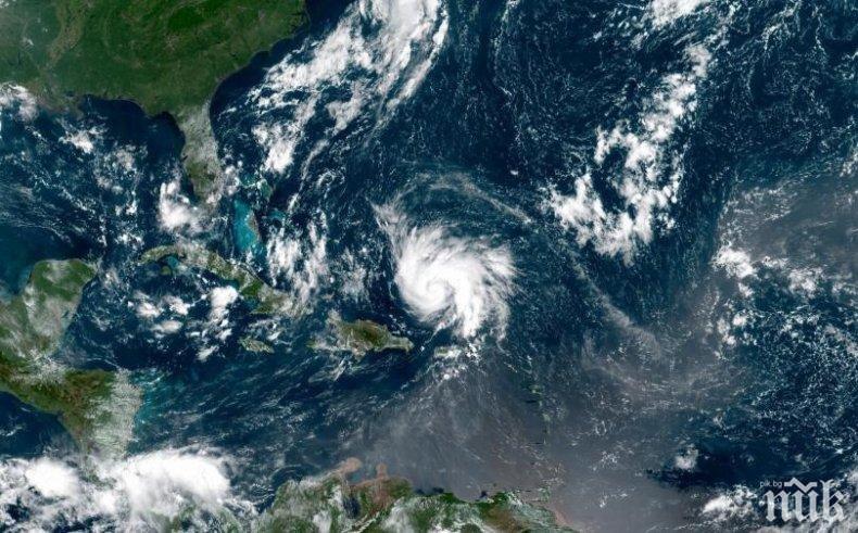 Ураганът „Сали” се усили до втора категория