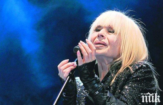 САМО В ПИК И РЕТРО: Лили Иванова пометнала след тежък кръвоизлив