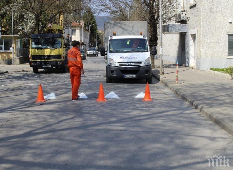Възстановяват пътната маркировка в Ямболско