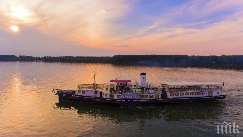 Откриха изцяло реновирания параход Радецки (СНИМКИ)