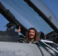Херо Мустафа се качи на изтребител и обяви: Нашите F-16 са тук за охрана на въздушното пространство на България