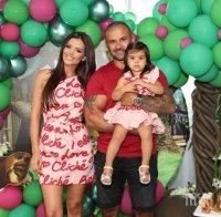 Щерката на Преслава тренира коремни преси