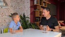 Синът на Милен Цветков води онлайн предаване с Лудия репортер (ВИДЕО)