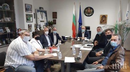 министър кралев важна информация отварянето спортните зали публика