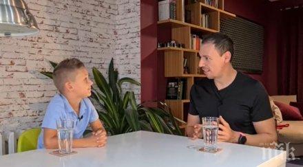 синът милен цветков води онлайн предаване лудия репортер видео