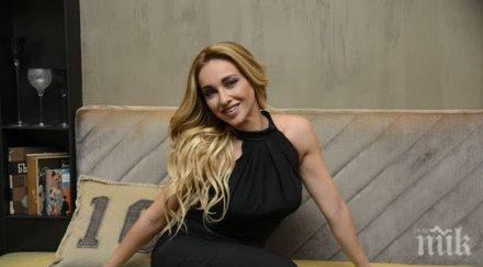 алекс раева бори кризата средната възраст снимка