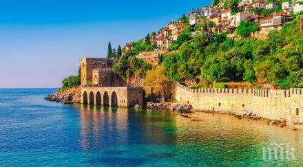 наплив българи турските курорти заради срива лирата