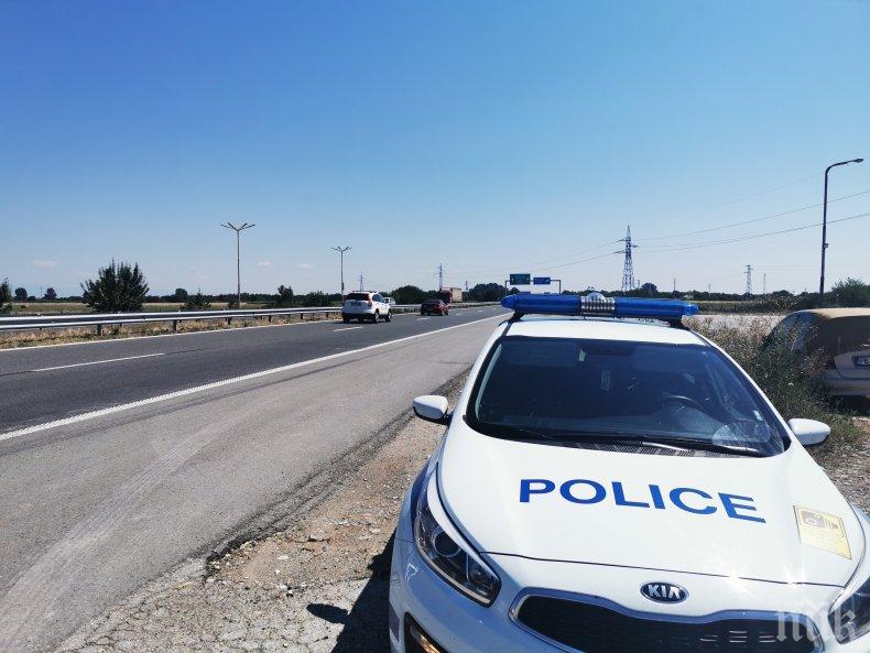 Задържаха двама каналджии, превозвали нелегални мигранти от Мароко