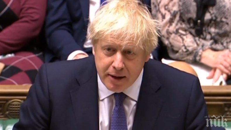 Борис Джонсън заплашва да въведе шестмесечни ограничителни мерки заради пандемията във Великобритания