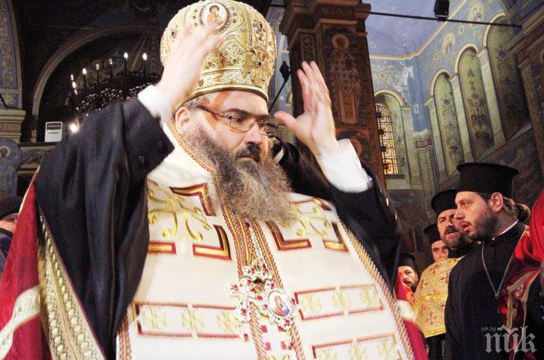 Варненският митрополит Йоан отслужи панихида за загиналите за свободата на Добруджа