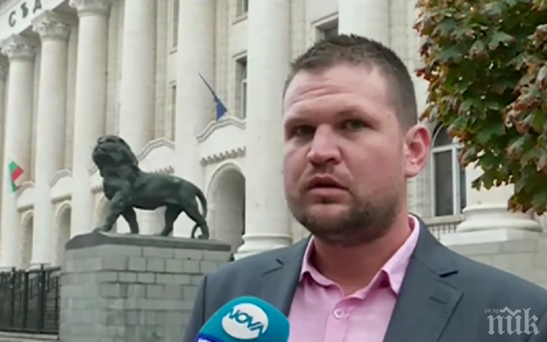 Гръмнат от две момчета таксиджия търси справедливост