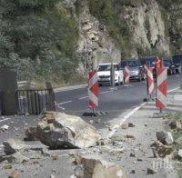 ТАПА: Свлачище в Кресненското дефиле блокира главен път Е-79