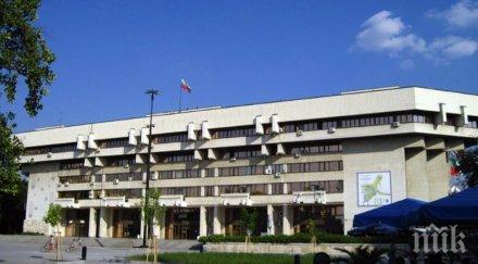 служителите три общински дирекции сложиха началото акция почистване русе