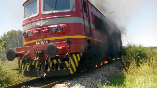 Влакът София-Бургас блъсна кола край Равно поле