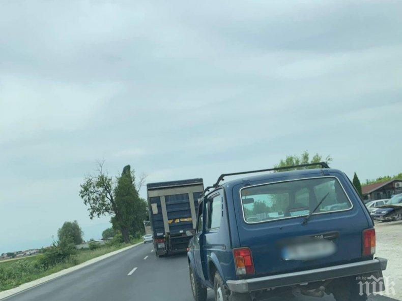 ВЕРИЖНО МЕЛЕ: Четири коли се надиплиха на изход на Пловдив (СНИМКА)