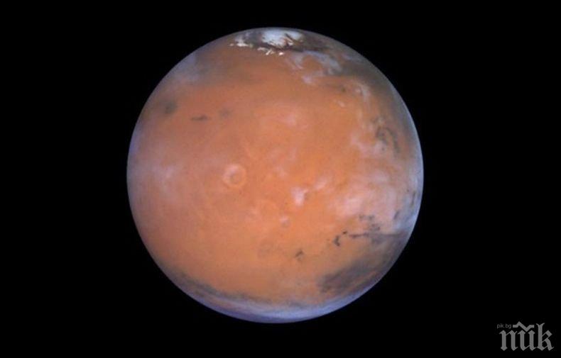 Откриха солени езера под ледници на Марс