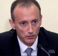 Министър Вълчев обмисля 15 дни извинени отсъствия по семейни причини