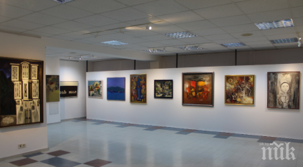 посолството берлин показва първи път публика картини колекцията