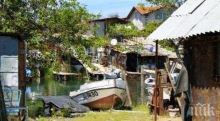 превръщат ченгене скеле средиземноморско градче