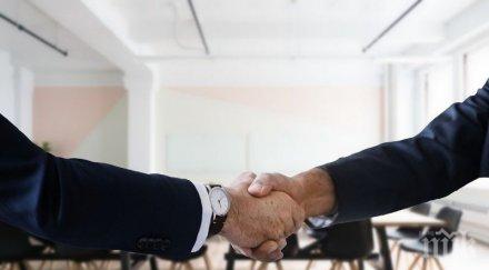 бизнесът предлага електронна трудова книжка