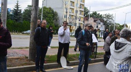десетимата агитката боец избягаха надвикани стотиците читатели пик бранещи редакцията снимки