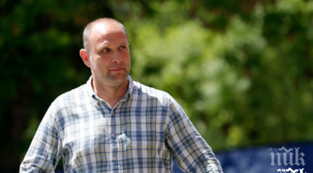 тити папазов голям кошмар левскари бият левскари