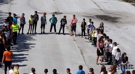 мон 110 ученици деца педагози covid