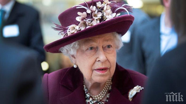 Елизабет II отмени всички събития в Бъкингамския дворец до края на годината