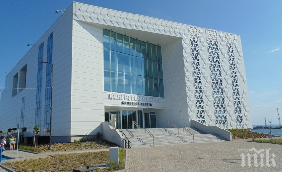 Учени от цял свят се събират в Бургас за международен симпозиум по биоинформатика и биомедицина