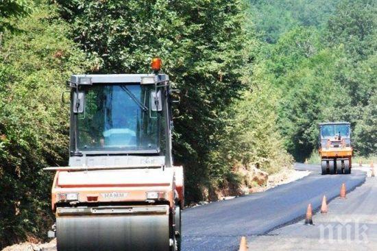 ПРЕВАНТИВНО: Ремонтират шосета в района на Перник