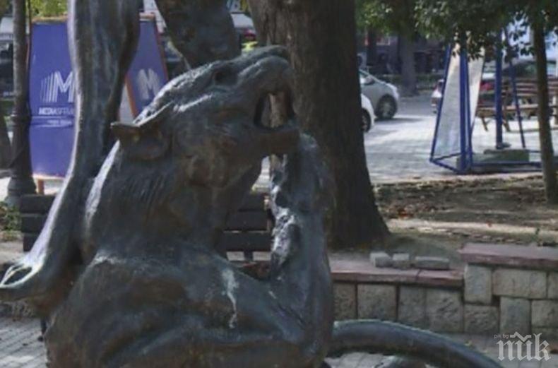 Вандали откраднаха пластика на богинята на лова от центъра на Варна