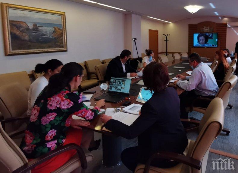 Министър Танева: Националният съвет по храните има за цел да отговори на потребителските нужди