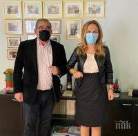 Министър Николова разговаря с председателя на Българската национална общност в Хърватия Рашко Иванов