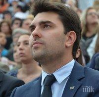 Георг Георгиев контра на Корнелия Нинова за скандалната резолюция: Гласува се в пълнота с цялото съдържание - не е вярно, че е по точки