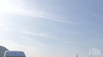 зрелищна спецакция мвр вдигнаха хеликоптер дебнат нелегални мигранти следови кучета снимки