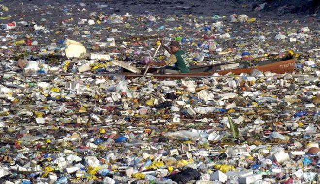 УЖАСЯВАЩО: 14 млн. тона пластмаси покриват океанското дъно
