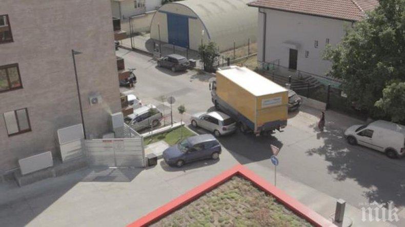 Боклуци и камиони тормозят 10 блока в столичния кв. Манастирски ливади-Запад
