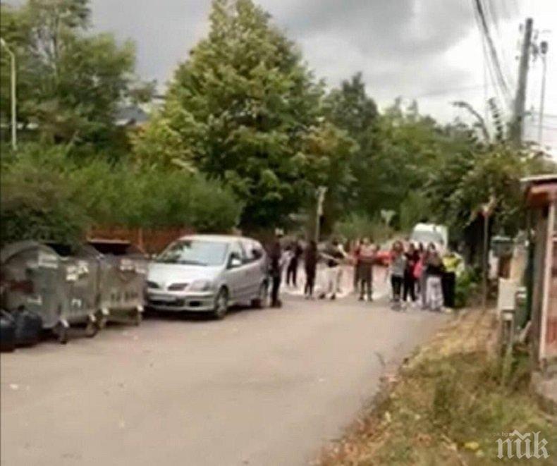 ОПАСНО: Ученици от Езиковата гимназия във Враца покриват нормативи на улицата