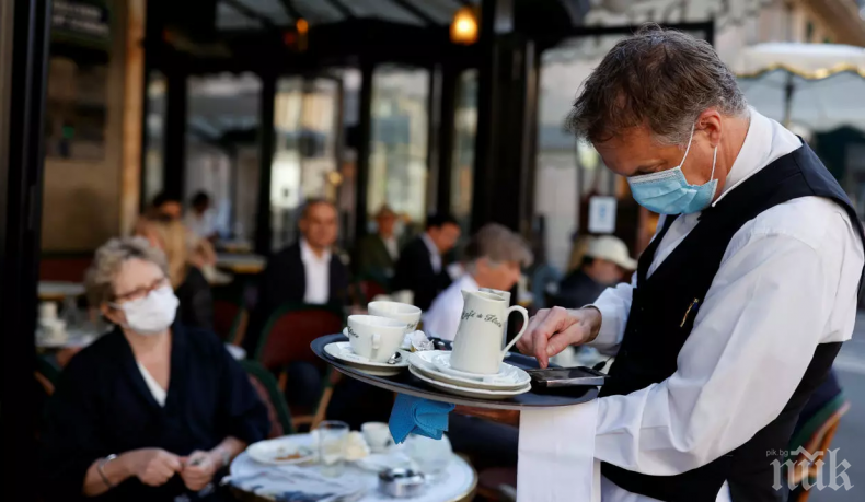 Още градове във Франция затворят баровете след ръст на новозаразени с COVID-19