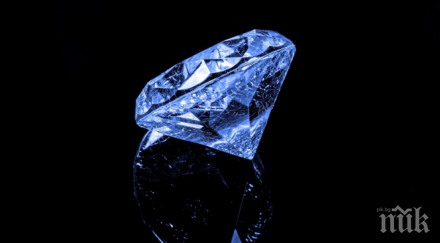 извънредно рядък диамант изложен търг снимка