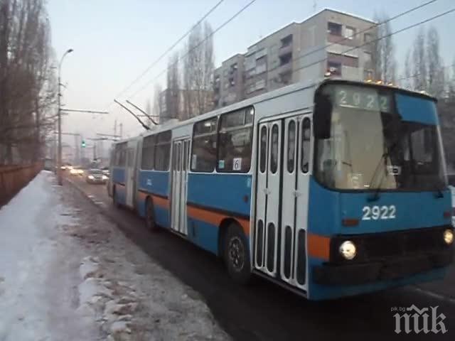 Съдят водач на тролейбус за причинена смърт на пътник

