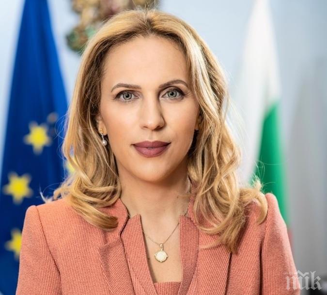 Вицепремиерът Марияна Николова иска кредити за туроператорите от ББР

