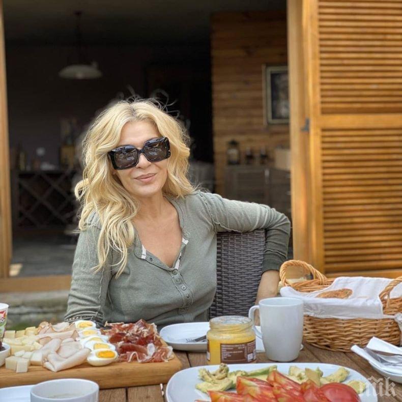 Панелистите на Гала папкат безплатна манджа като за световно (СНИМКИ)