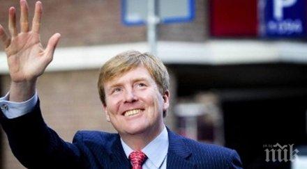 нидерландският крал съкрати почивката гърция заради критики